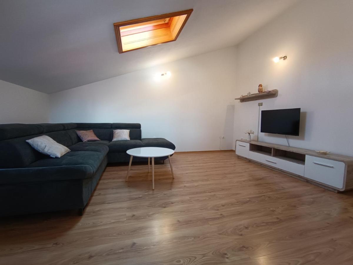 Apartman Sintic Кърк Екстериор снимка